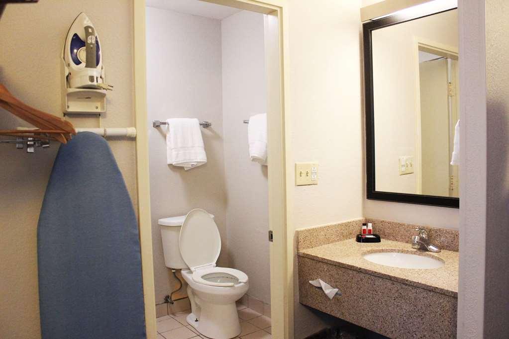 Wingate By Wyndham Dayton North Hotel Екстериор снимка