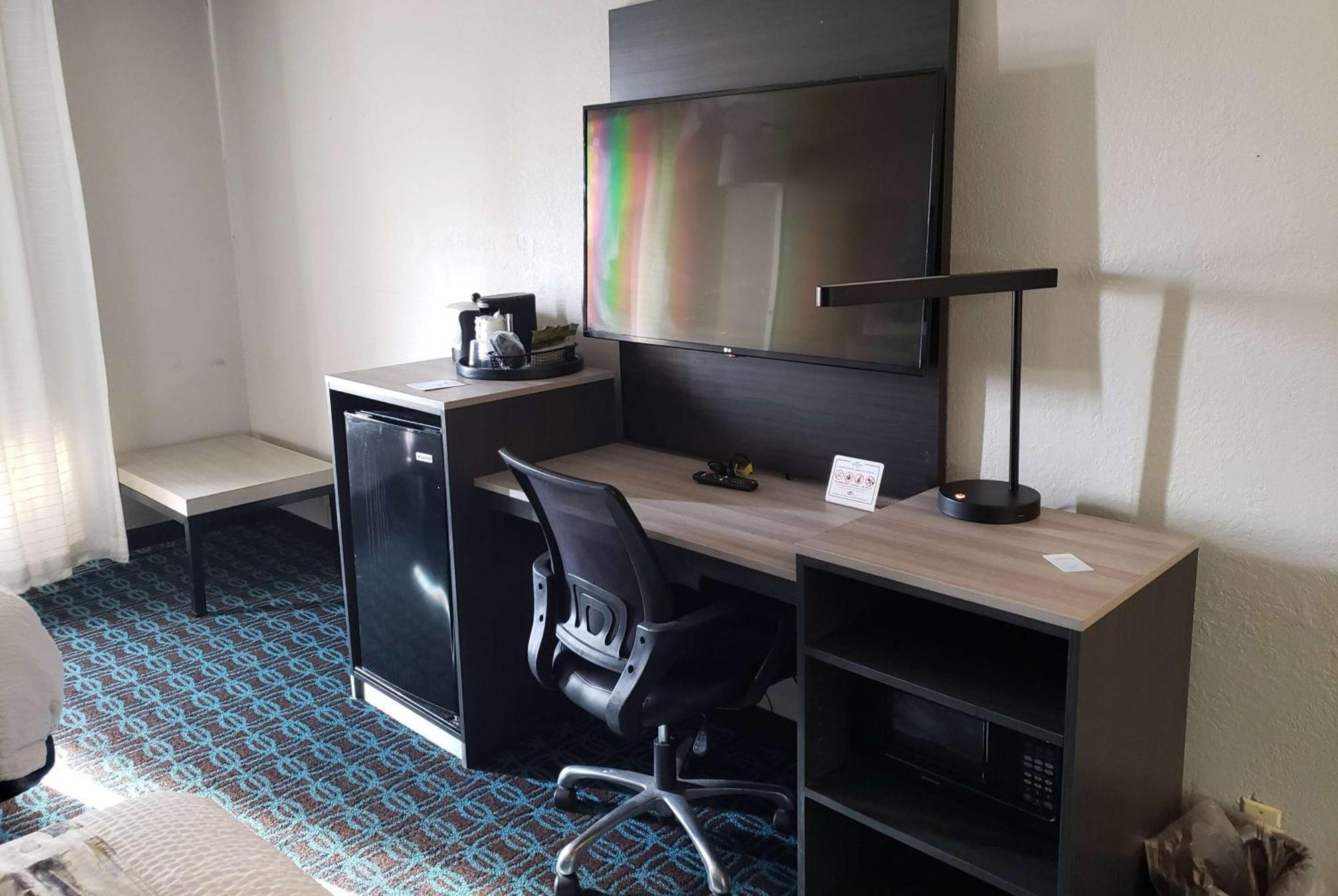 Wingate By Wyndham Dayton North Hotel Екстериор снимка